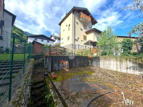 appartamento in vendita a Colico