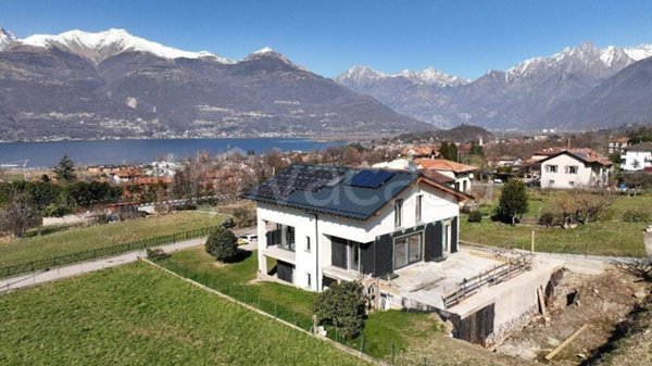 casa indipendente in vendita a Colico