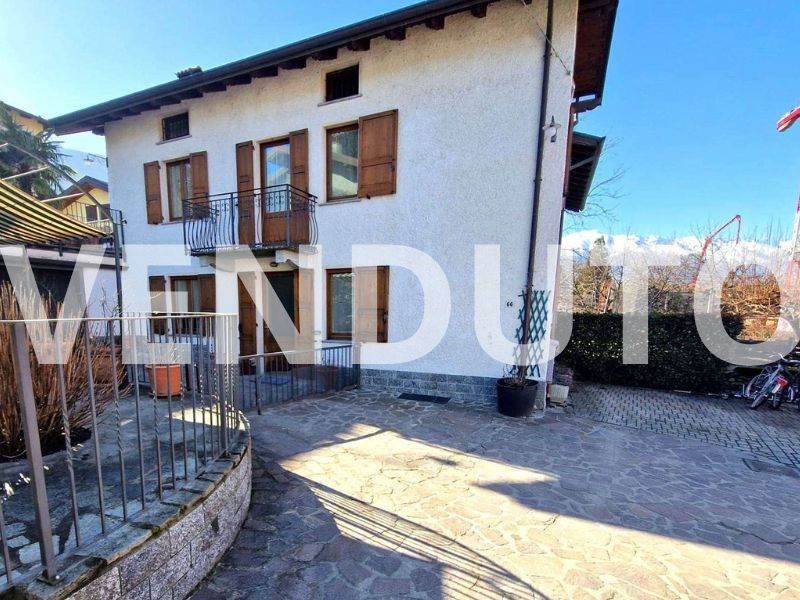 casa indipendente in vendita a Colico
