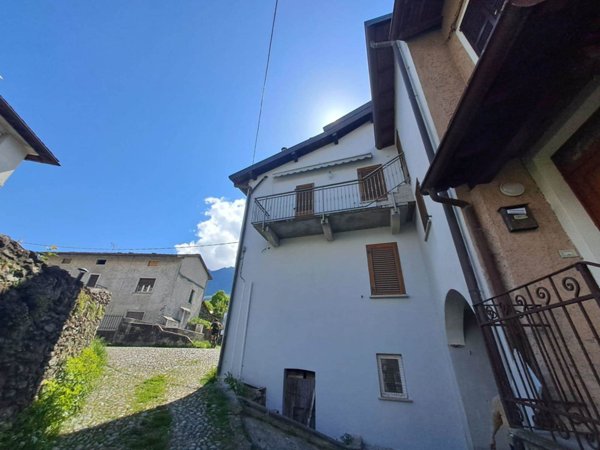 appartamento in vendita a Colico