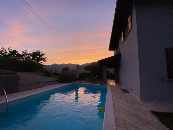villa in vendita a Colico in zona Villatico
