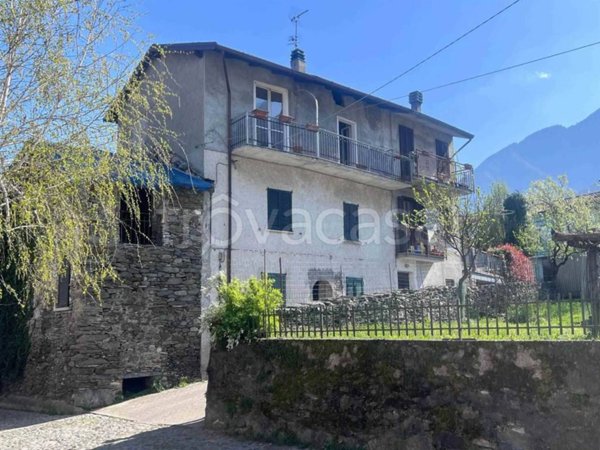 casa indipendente in vendita a Colico