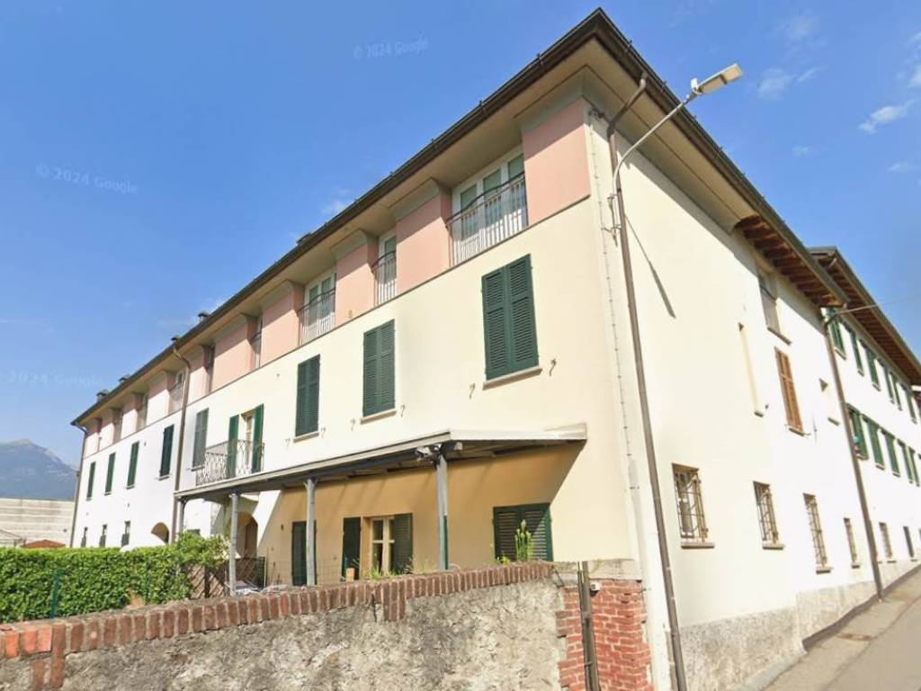 appartamento in vendita a Colico
