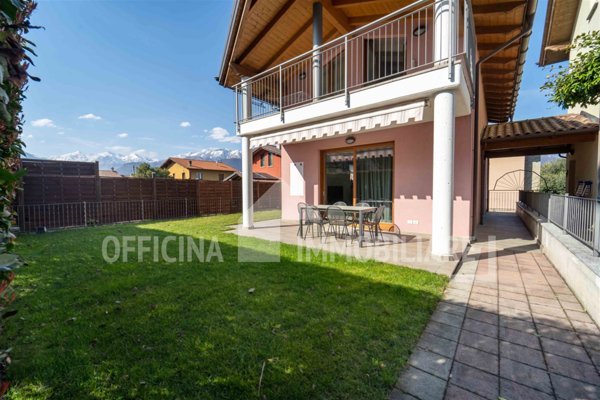 casa indipendente in vendita a Colico
