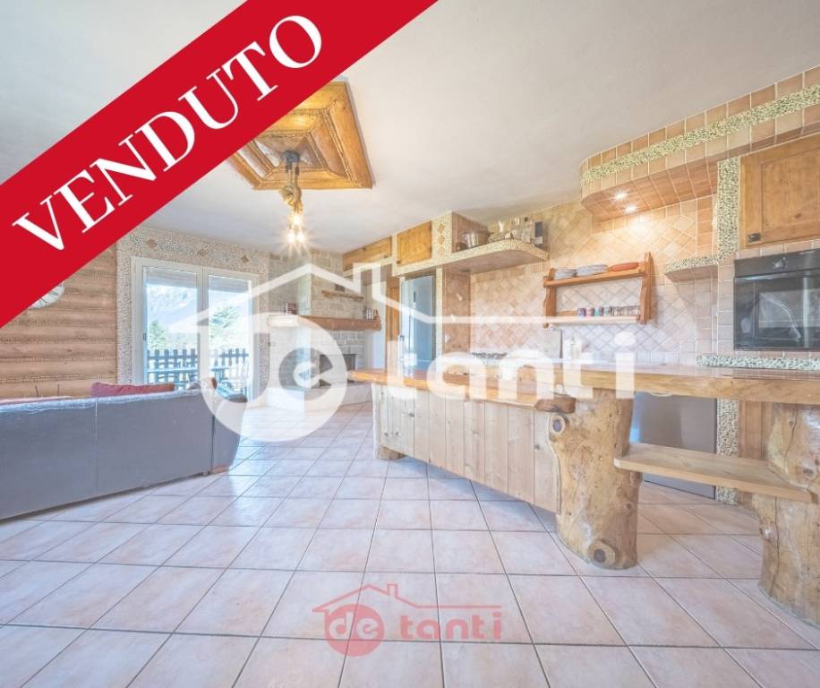 casa indipendente in vendita a Colico