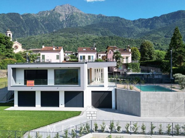 casa indipendente in vendita a Colico