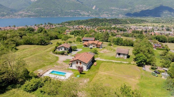 appartamento in vendita a Colico in zona Curcio