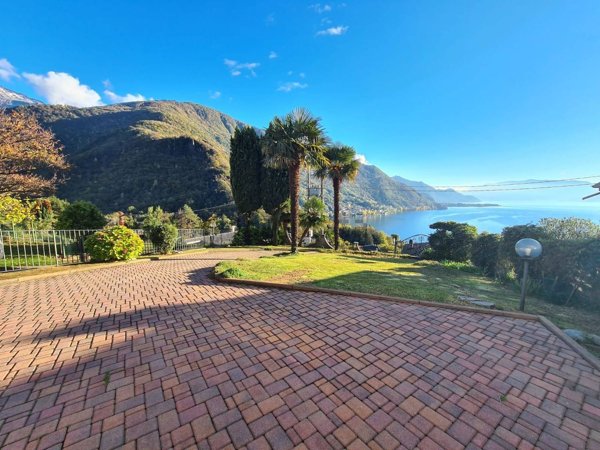 casa indipendente in vendita a Colico in zona Olgiasca
