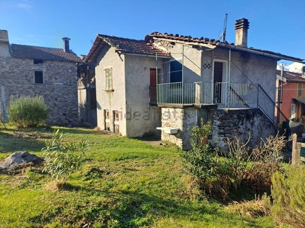 esavano in vendita a Colico