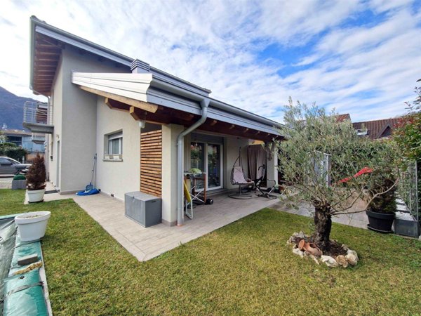 casa indipendente in vendita a Colico