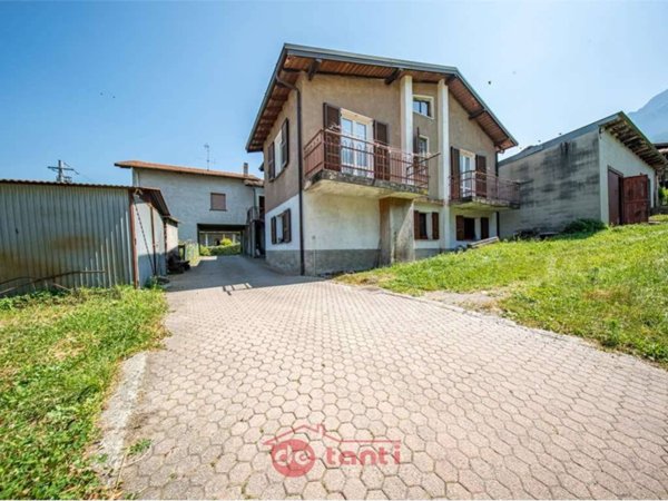 casa indipendente in vendita a Colico