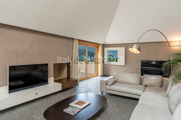 casa indipendente in vendita a Colico