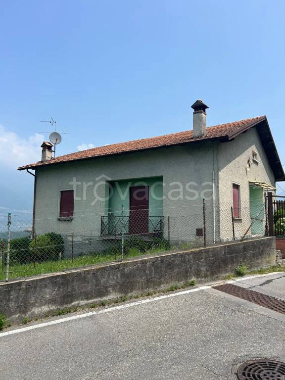 casa indipendente in vendita a Colico