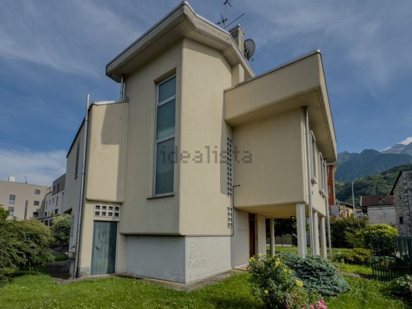 casa indipendente in vendita a Colico
