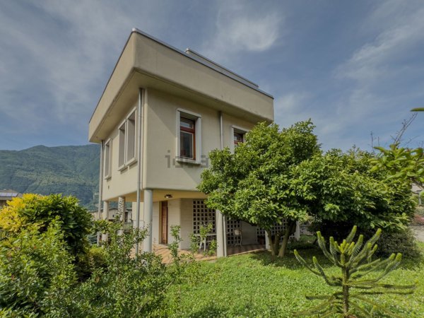 casa indipendente in vendita a Colico