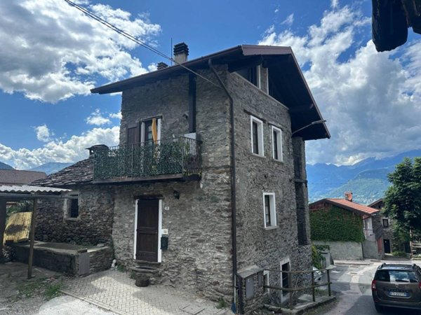 casa indipendente in vendita a Colico