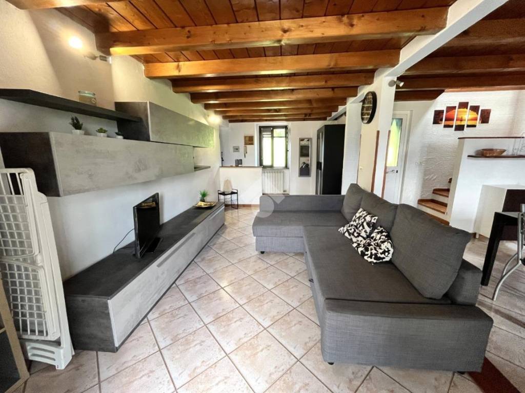 appartamento in vendita a Colico
