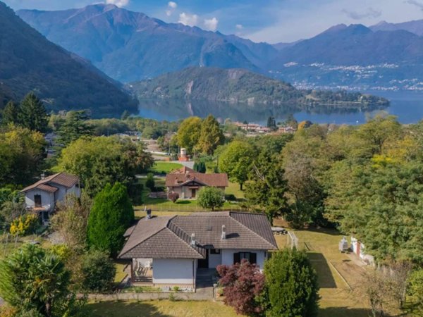 casa indipendente in vendita a Colico