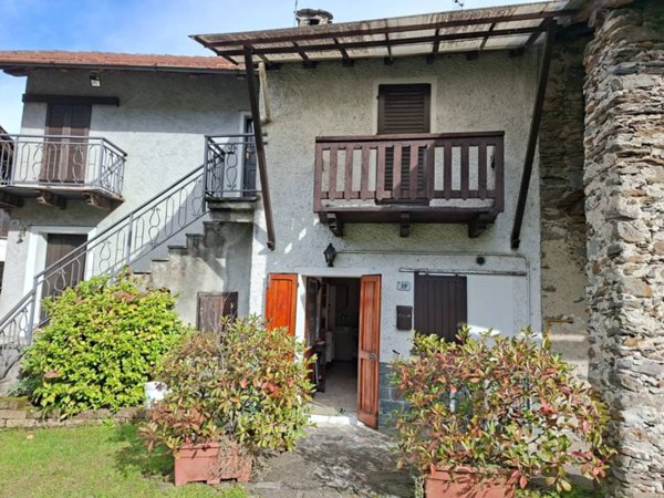 casa indipendente in vendita a Colico in zona Curcio