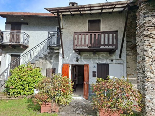 casa indipendente in vendita a Colico in zona Curcio