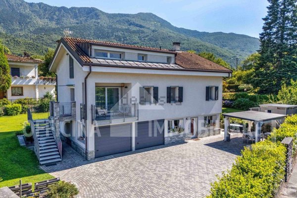 casa indipendente in vendita a Colico