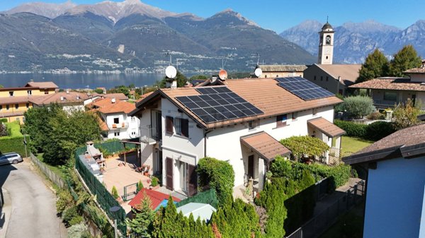 casa indipendente in vendita a Colico