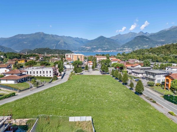 casa indipendente in vendita a Colico
