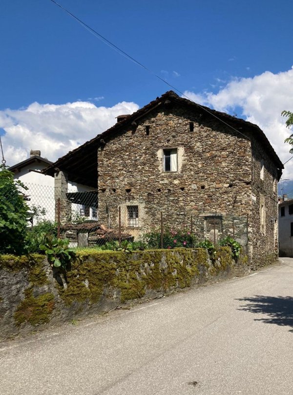 appartamento in vendita a Colico in zona Curcio