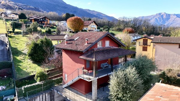 appartamento in vendita a Colico in zona Curcio