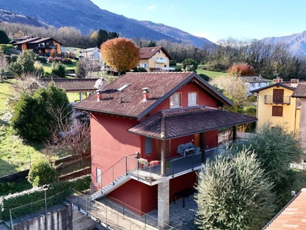 appartamento in vendita a Colico in zona Curcio