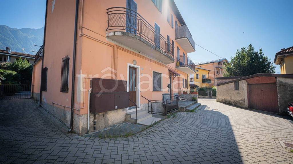 appartamento in vendita a Colico