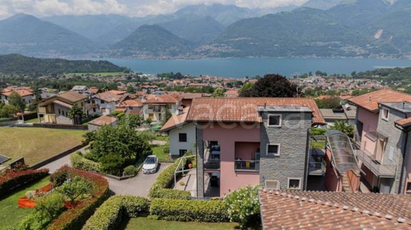 appartamento in vendita a Colico in zona Villatico