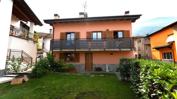 casa indipendente in vendita a Colico