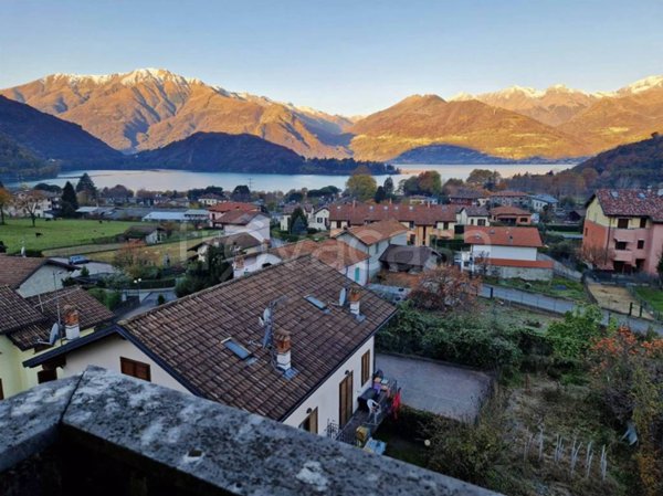 appartamento in vendita a Colico in zona Olgiasca