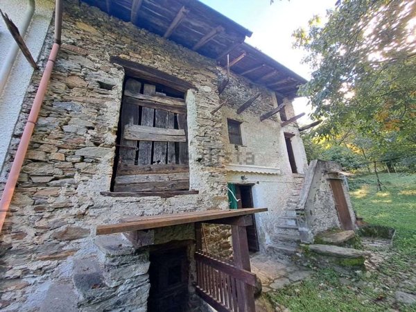 esavano in vendita a Colico