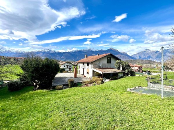 casa indipendente in vendita a Colico