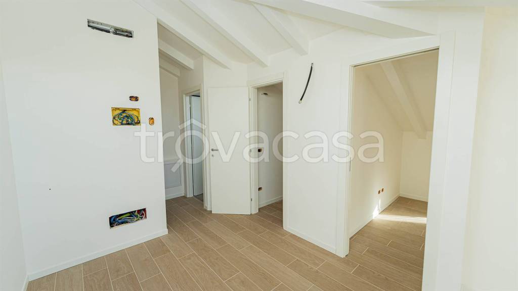 appartamento in vendita a Colico