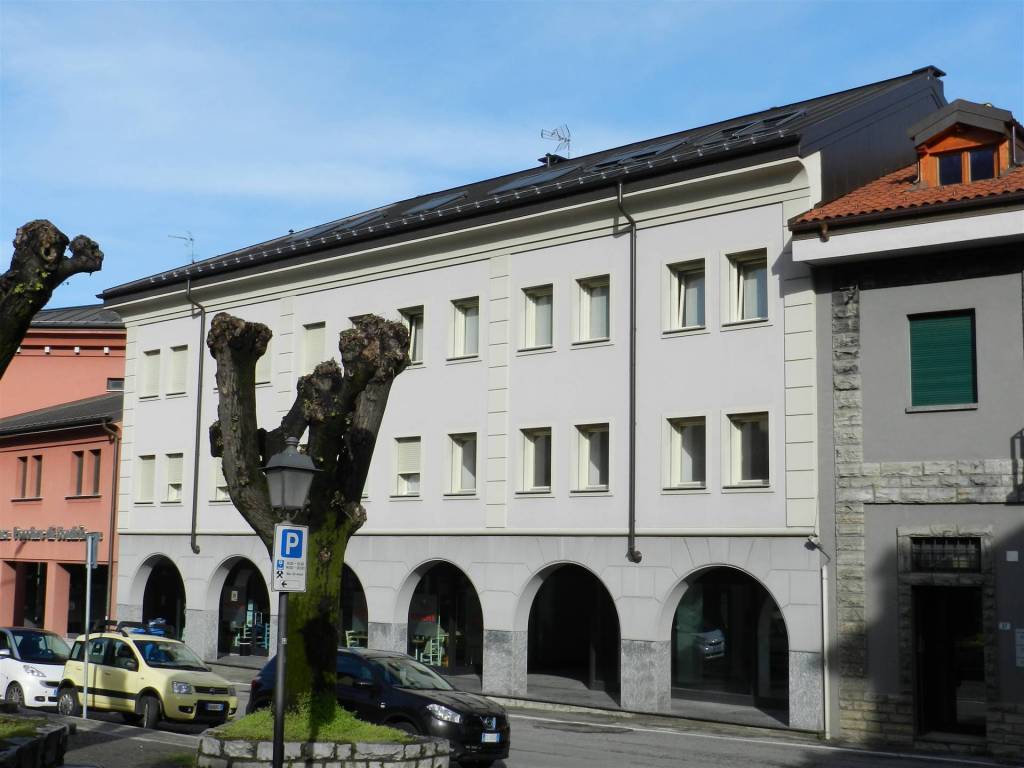 negozio in vendita a Colico