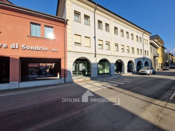 negozio in vendita a Colico