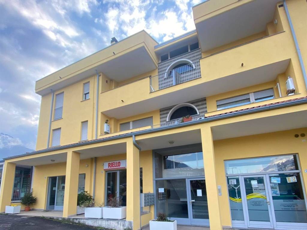 appartamento in vendita a Colico