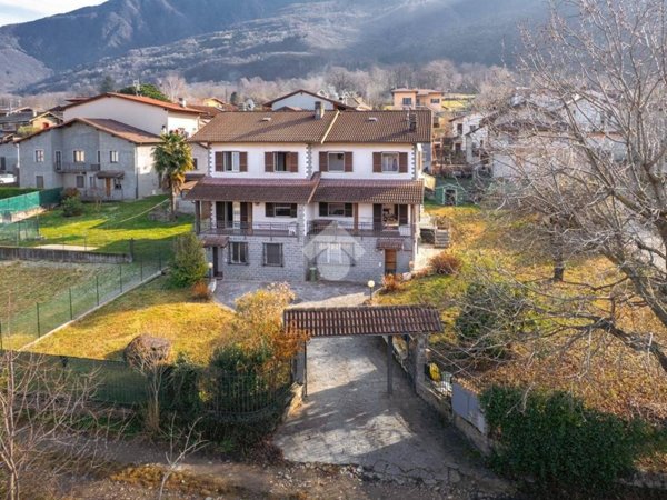 casa indipendente in vendita a Colico