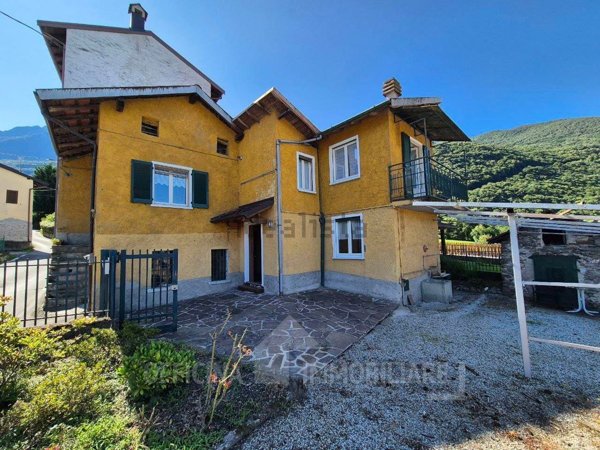 casa indipendente in vendita a Colico