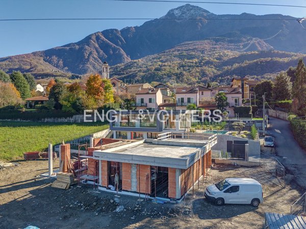 casa indipendente in vendita a Colico