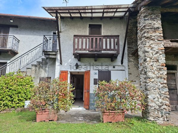 appartamento in vendita a Colico in zona Curcio