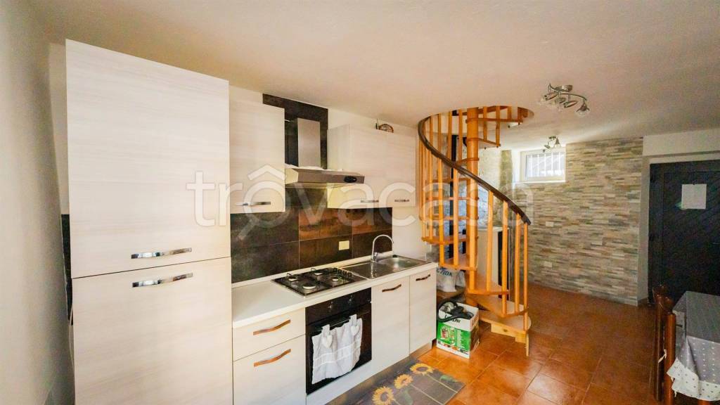 appartamento in vendita a Colico