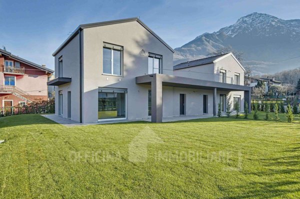 casa indipendente in vendita a Colico
