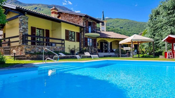 casa indipendente in vendita a Colico
