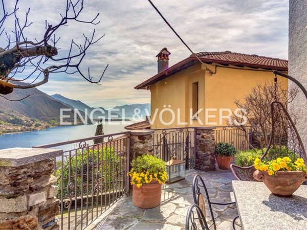 casa indipendente in vendita a Colico in zona Olgiasca