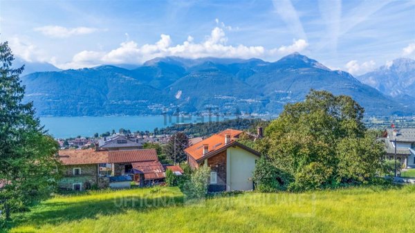casa indipendente in vendita a Colico