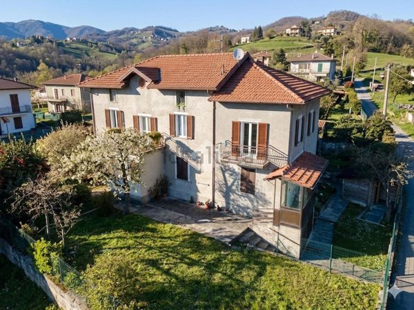 appartamento in vendita a Colico in zona Olgiasca